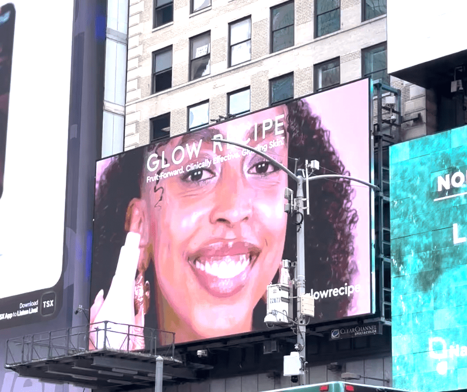 1560 Broadway Times Square Billboard (Daily Rate) - Enforce Media